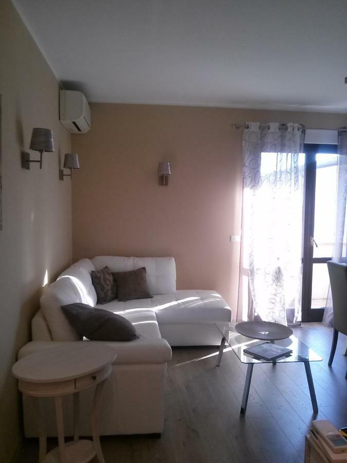 New Apartment Private Parking Bardolino Exteriör bild
